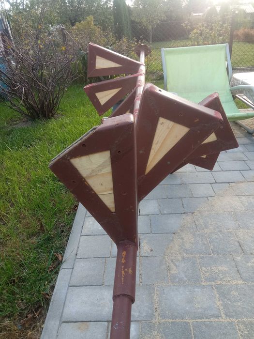Solidne schody kręcone metalowe zewnętrzne