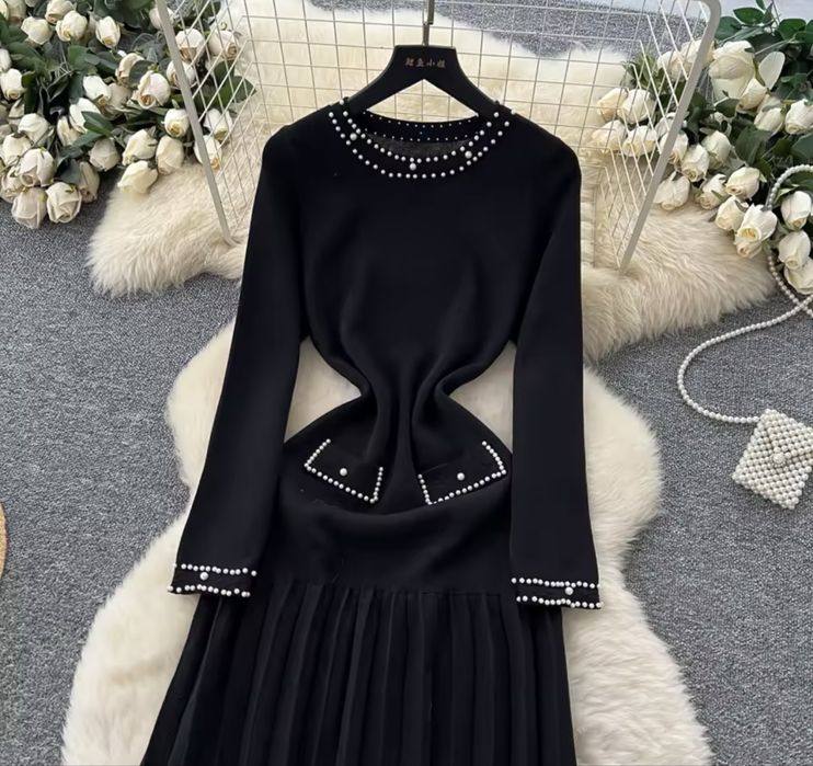 Трикотажна   сукня міді