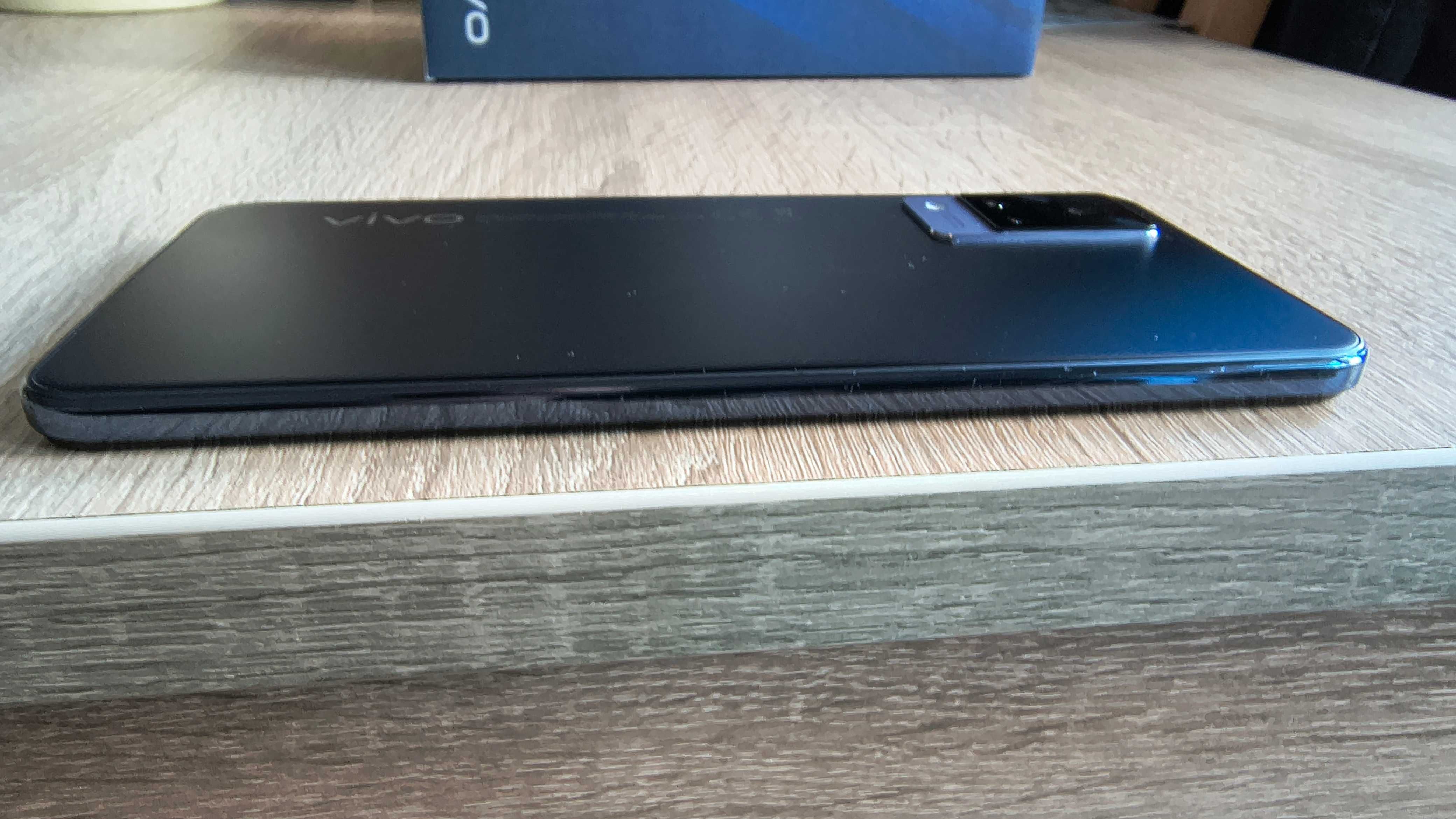 Smartfon VIVO V 21 5G w bdb stanie