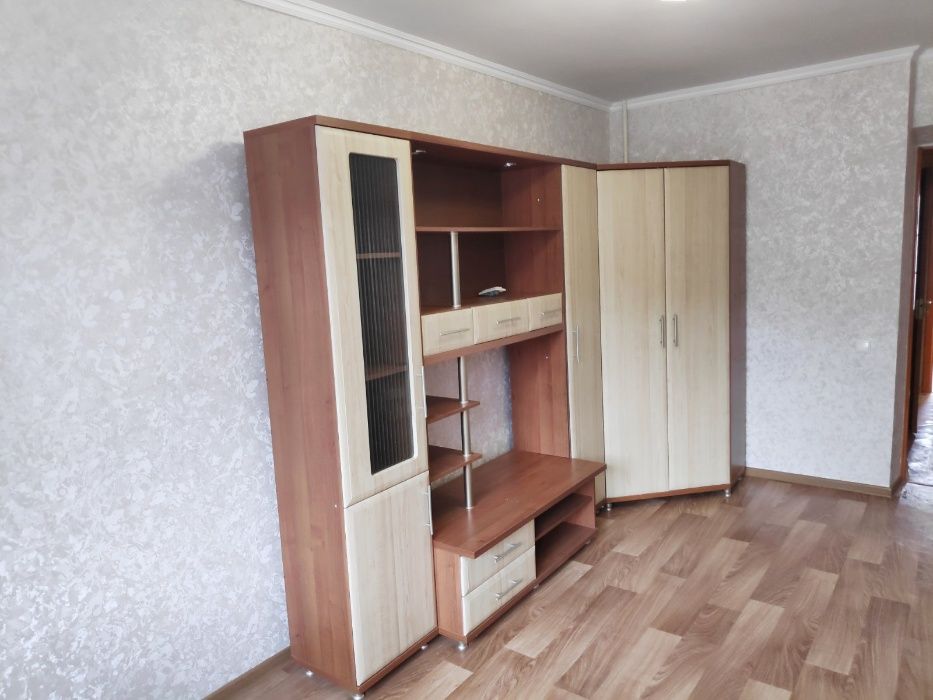 2-во кімнатна на Південно Заході, будинок 2000 року!