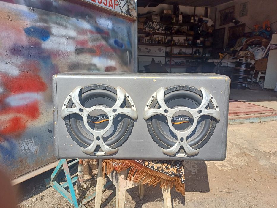 Продам Саббуфер в Машину