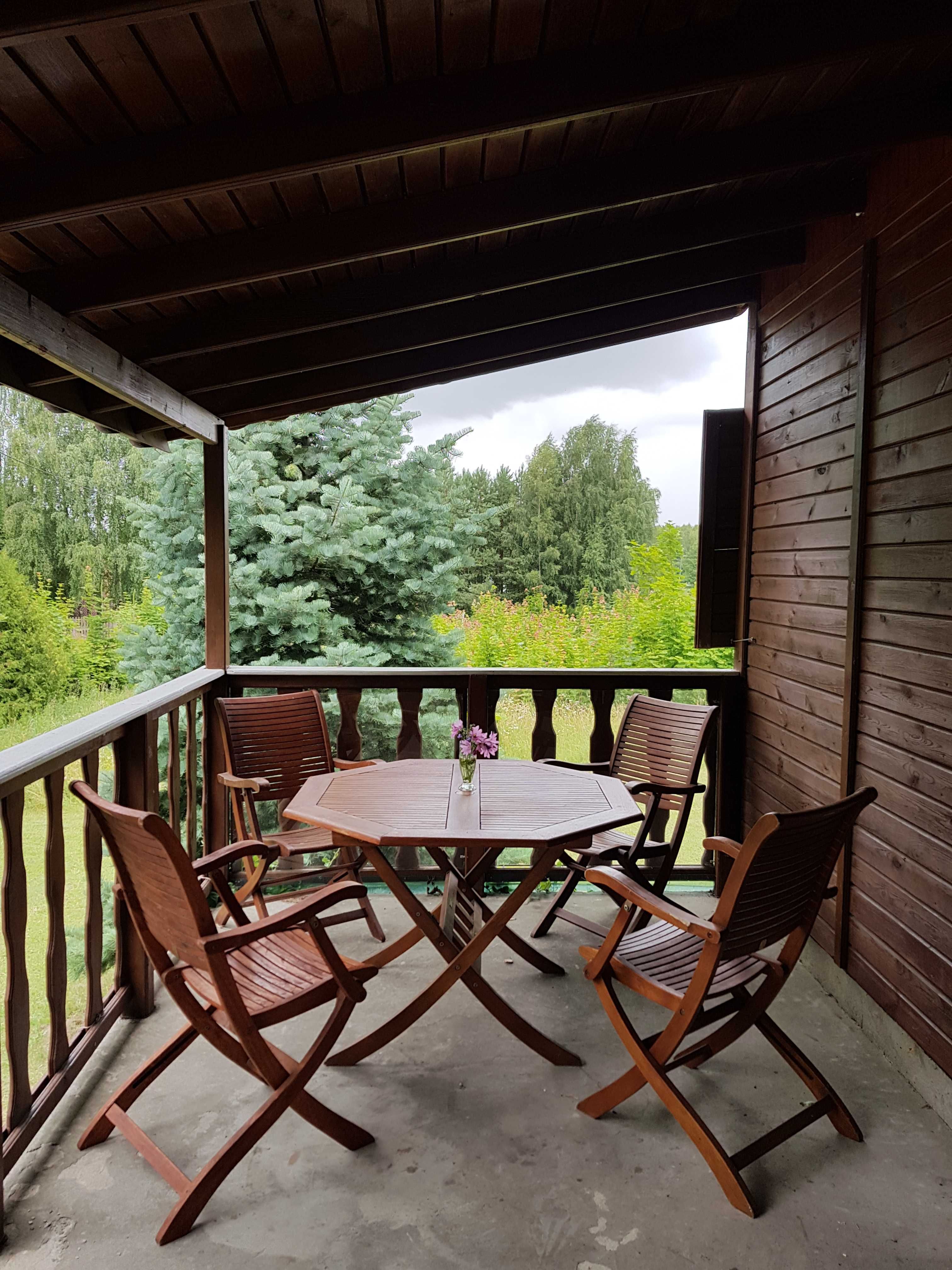 domek letniskowy nad jeziorem, Mazury, raj dla wędkarzy, z psem