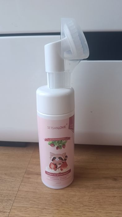 Pianka do mycia twarzy SersanLove truskawka