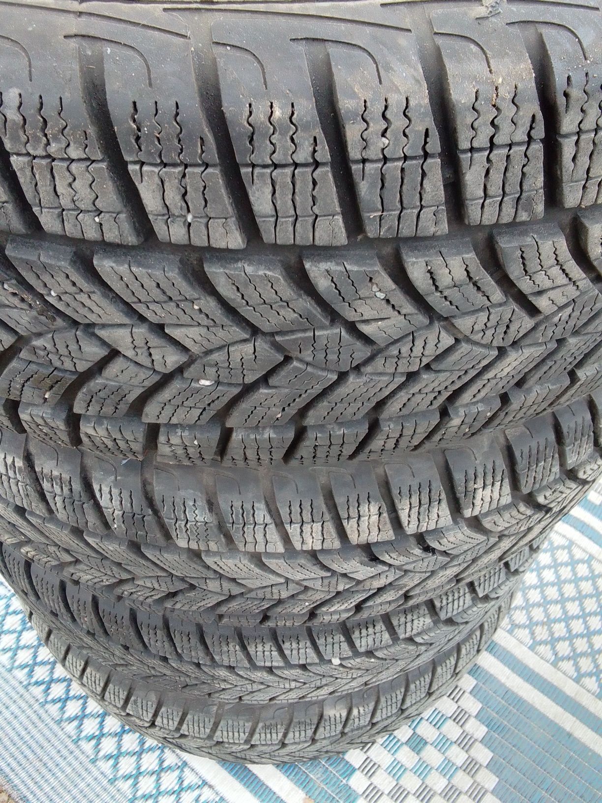 4 Opony zimowe 215/60r17 GOODYEAR 7mm