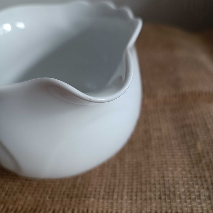 Sosjerka porcelanowa Wawel Daphne mlecznik miska 600 ml