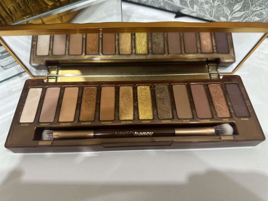 Urban Decay Honey - paleta cieni