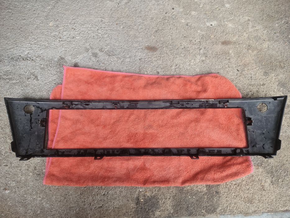 Ramka na grill do renowacji, blenda tablicy A8 S8 D3 Audi