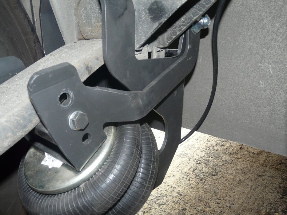 Mechanizm podnoszenia osi chłodnia schmitz