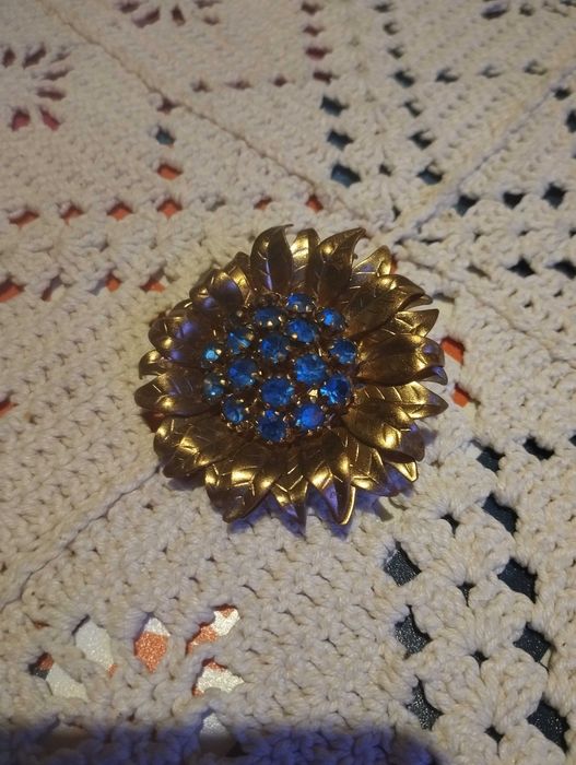 Stara broszka mosiężna