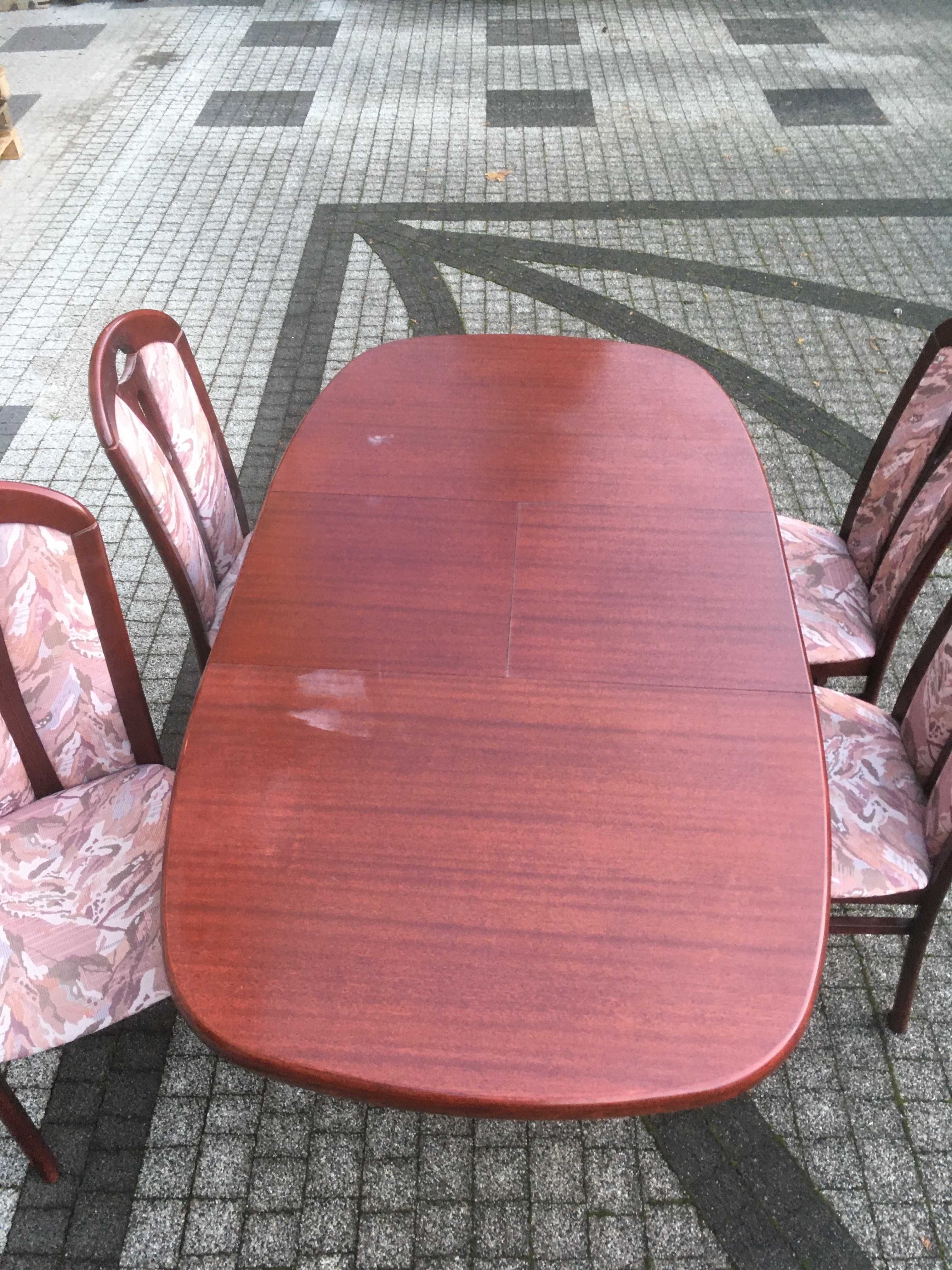 Stół + 4 krzesła GFM