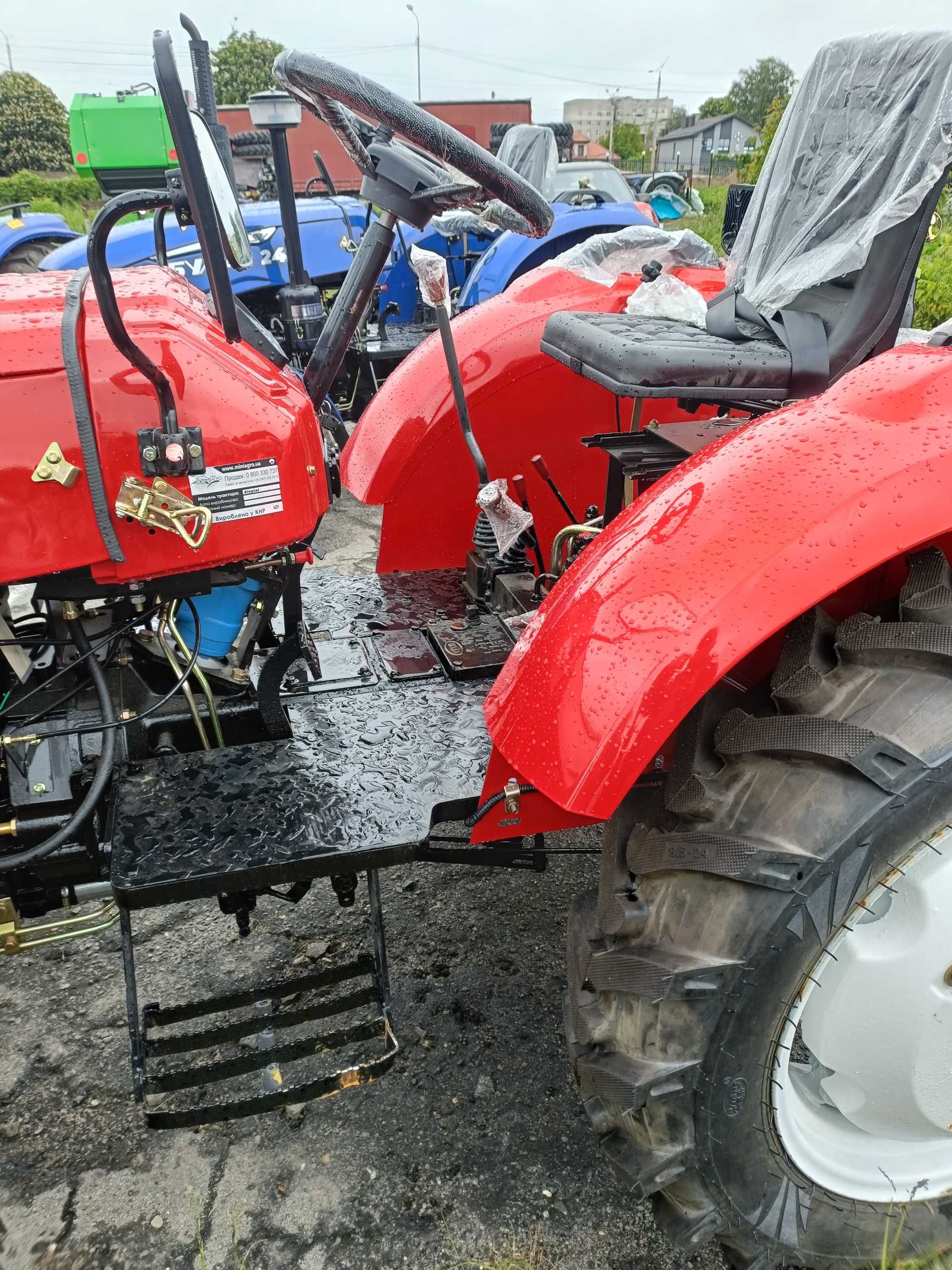 Мінітрактор Сінтай Xingtai XT-244L рівна підлога, бокова КПП4+1 2025