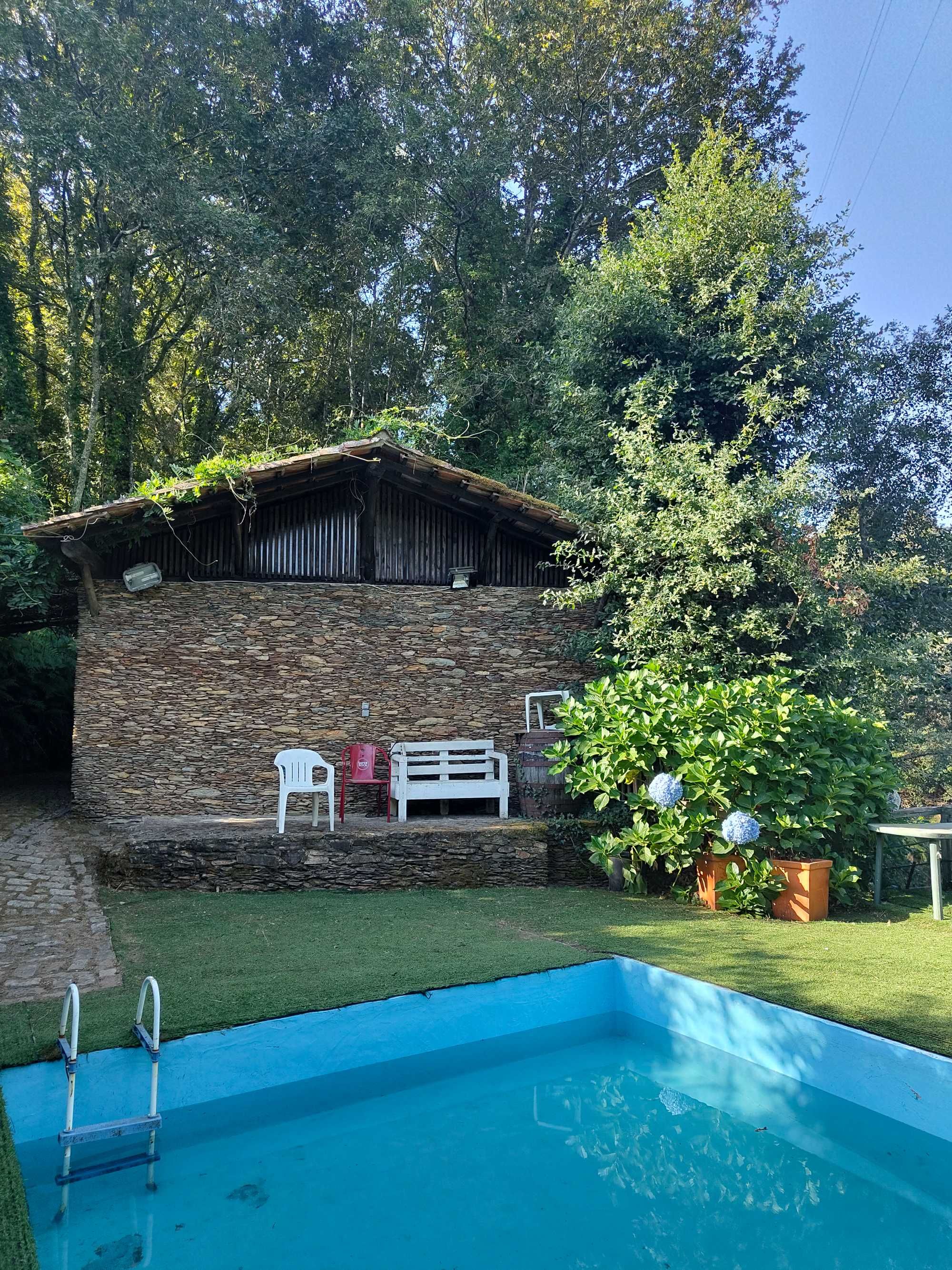 Vende-se quintinha confinante com o rio Caima em Oliveira de Azeméis