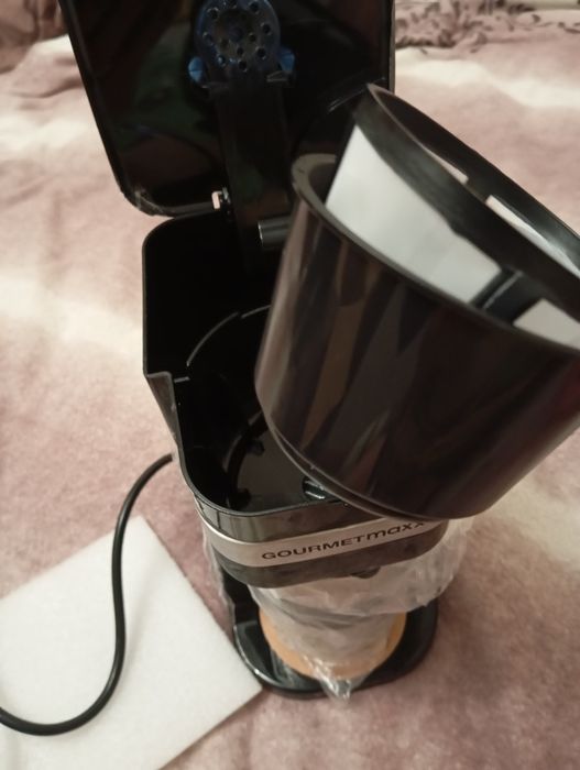 Кофеварка новая.