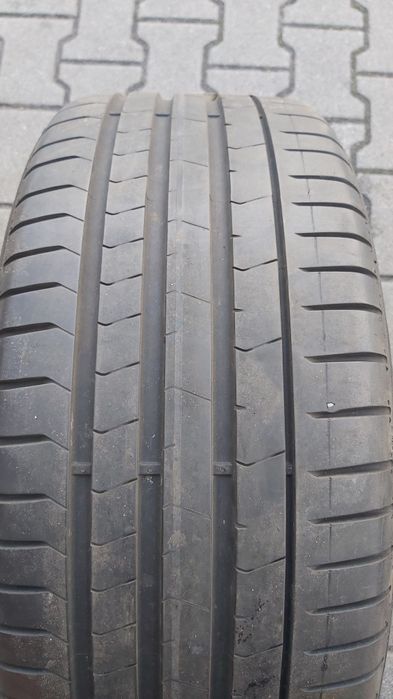 Koło  VW Golf 7 GTI R19  235/35R19 Pirelli P Zero
