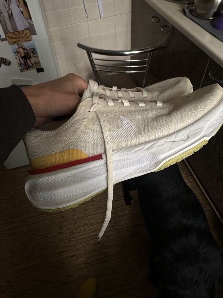 Жіночі Кросівки Zoomx Invincible Run Flyknit 3 - 23,5 см- оригінал,б/в