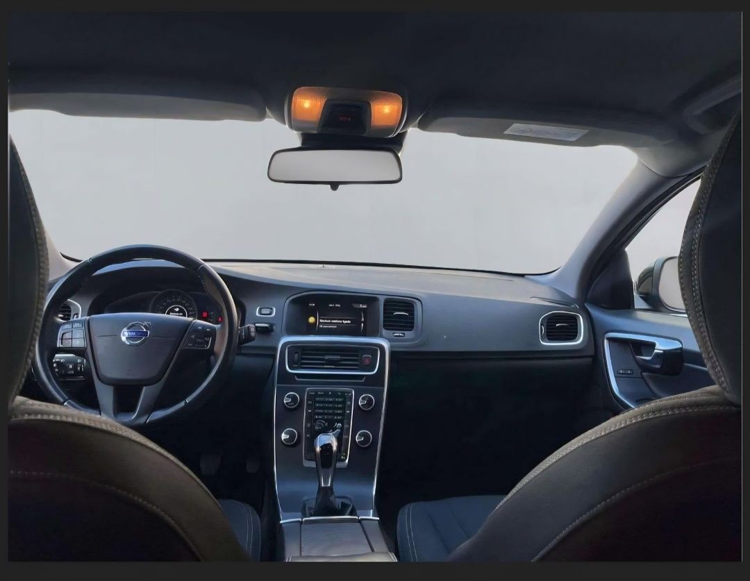 VOLVO V60 1.6 D2