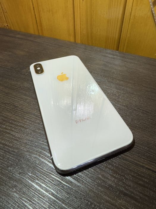 Продам айфон 10 на64 гига