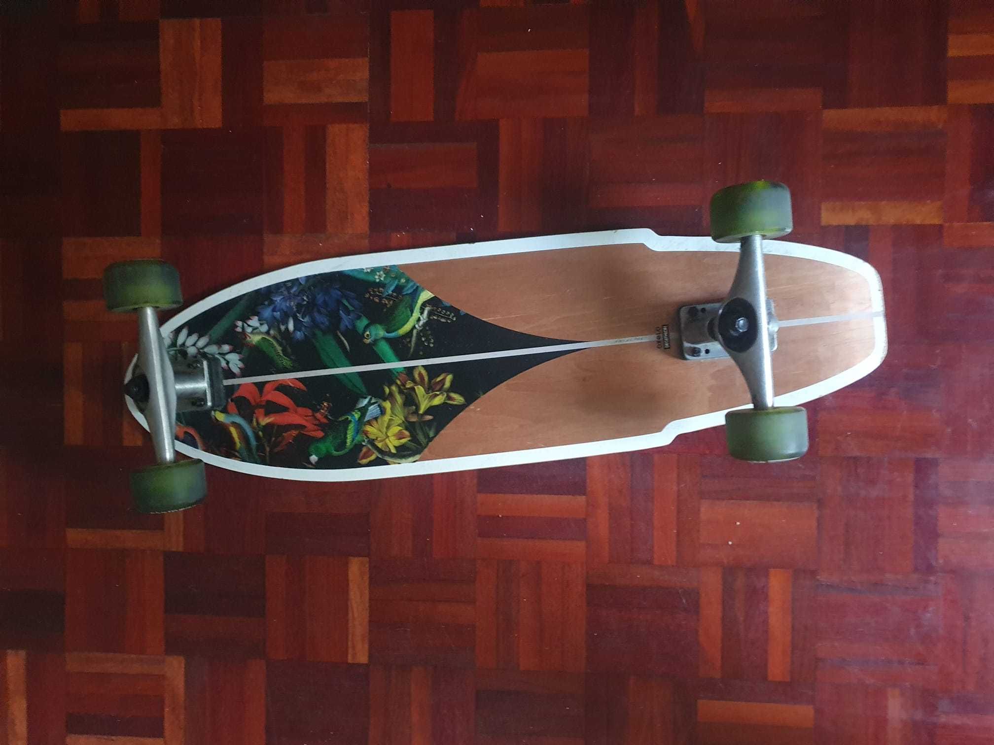 Vendo Sk8 em madeira.