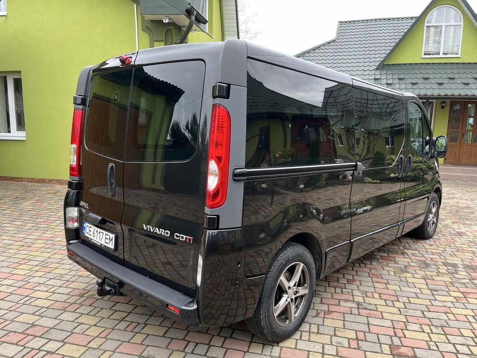 Опель Віваро оригінальний пасажир з об
