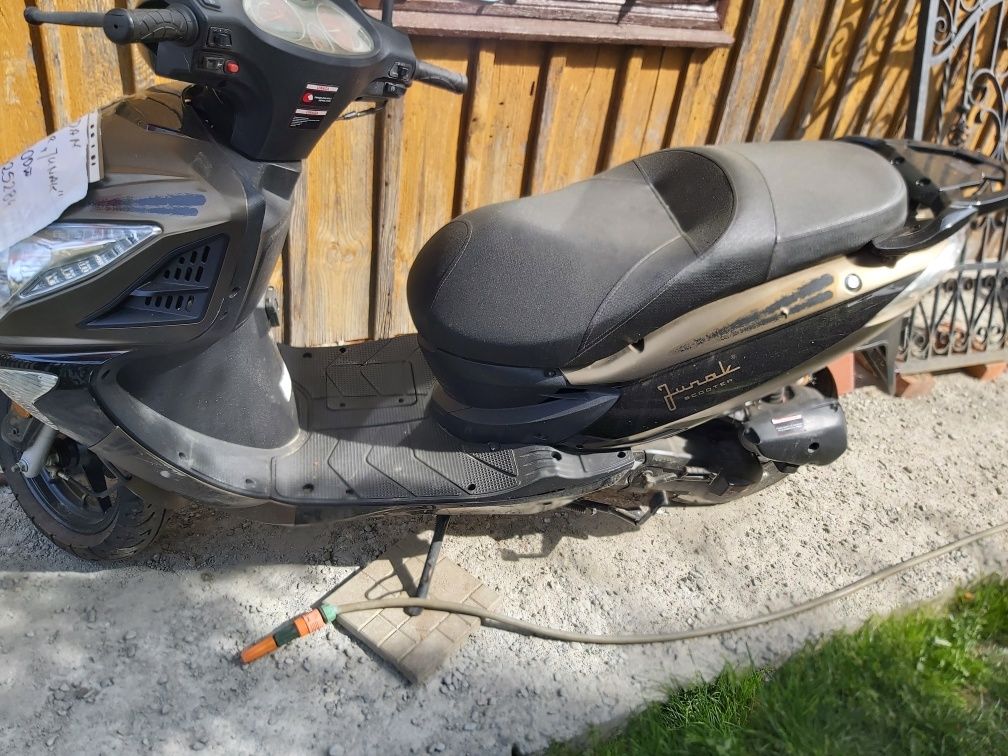 Sprzedam skutera junak sprawny technicznie