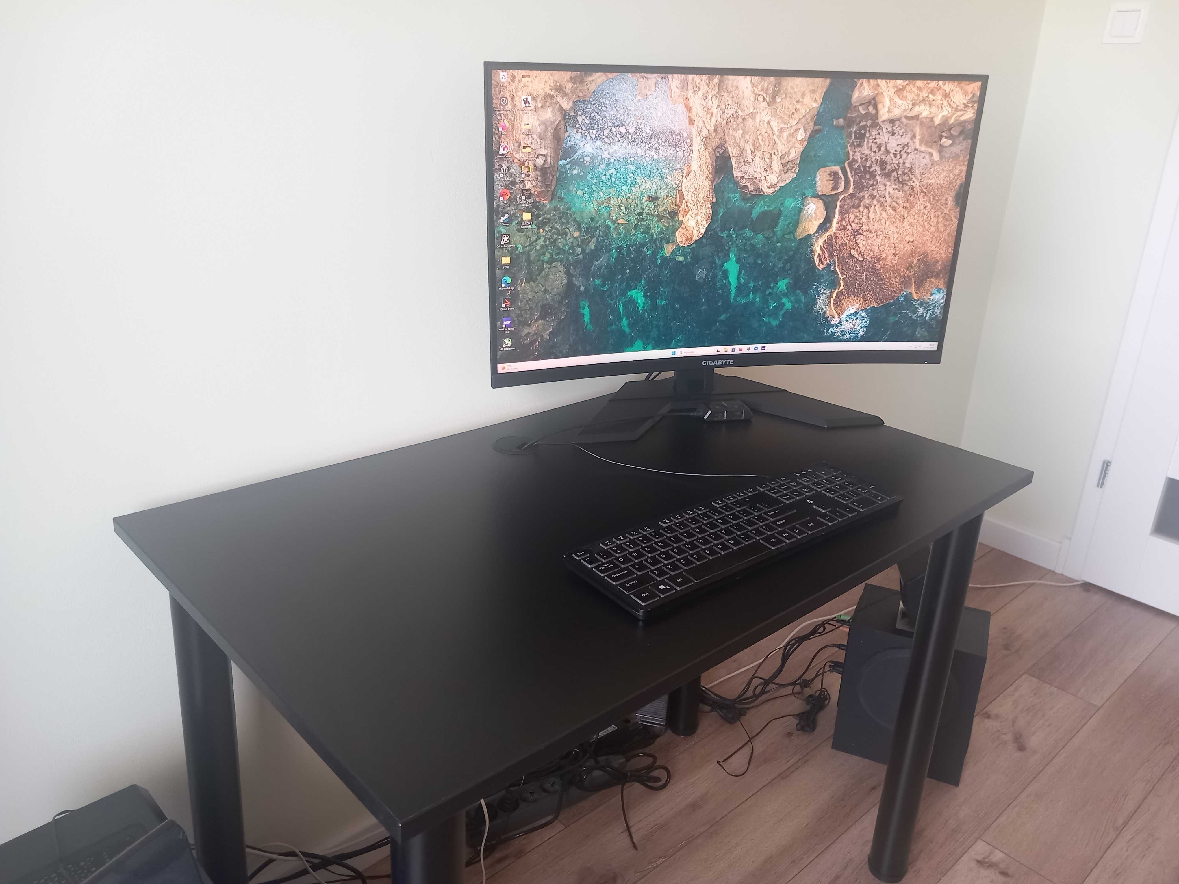 Komputer Gamingowy Ryzen 5 5600X/RX6800XT + Monitor 32' 165hz,
