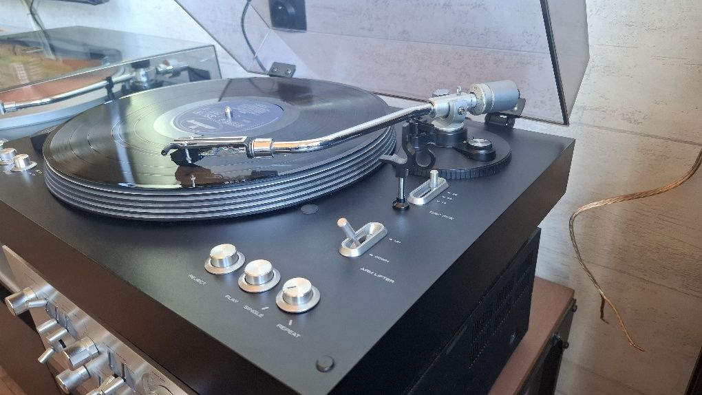 Piękny gramofon Palladium NSP-7000