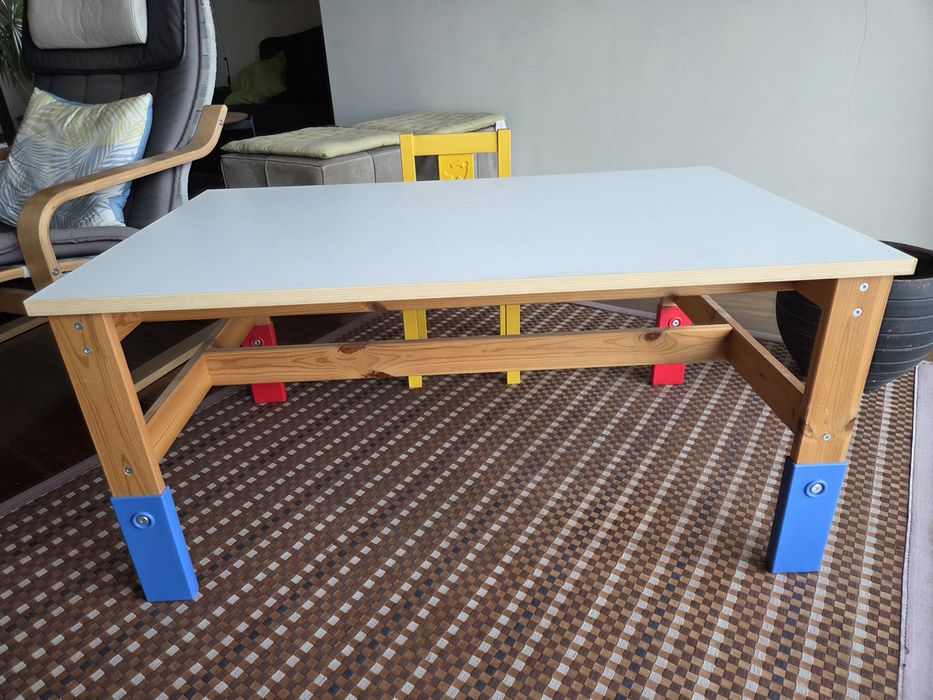 Mesa e cadeira criança