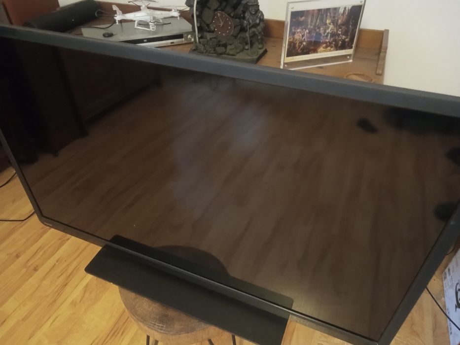 Toshiba 40 cali  40L1333DG. Uszkodzony.