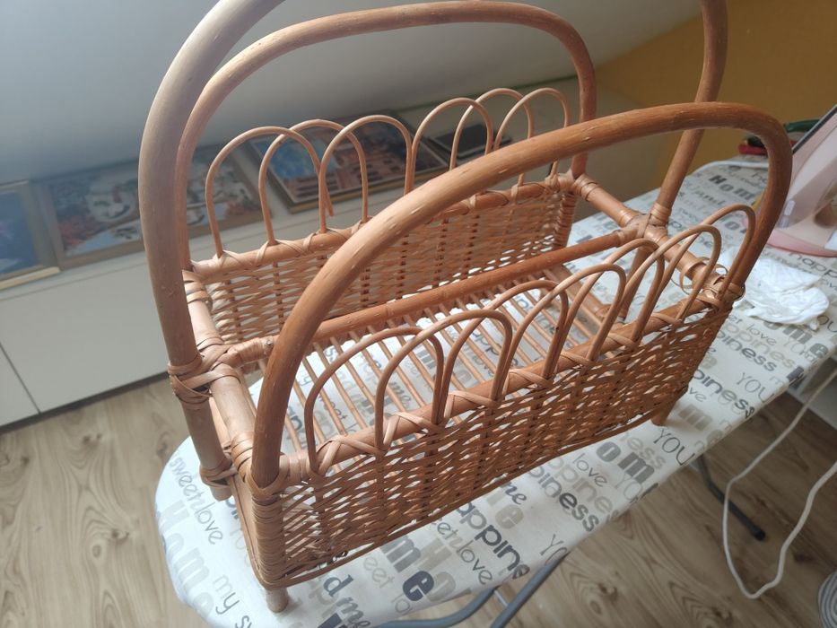 Kosz wiklinowy na gazety