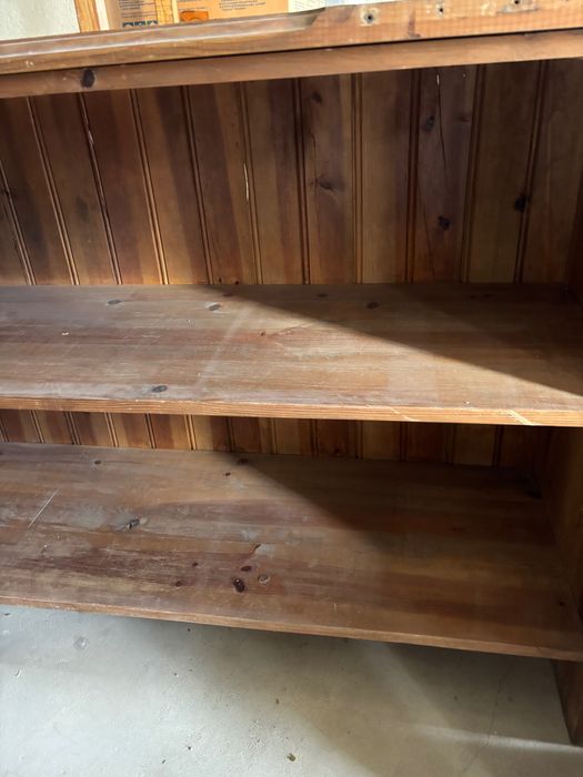 Balcão em madeira maciça
