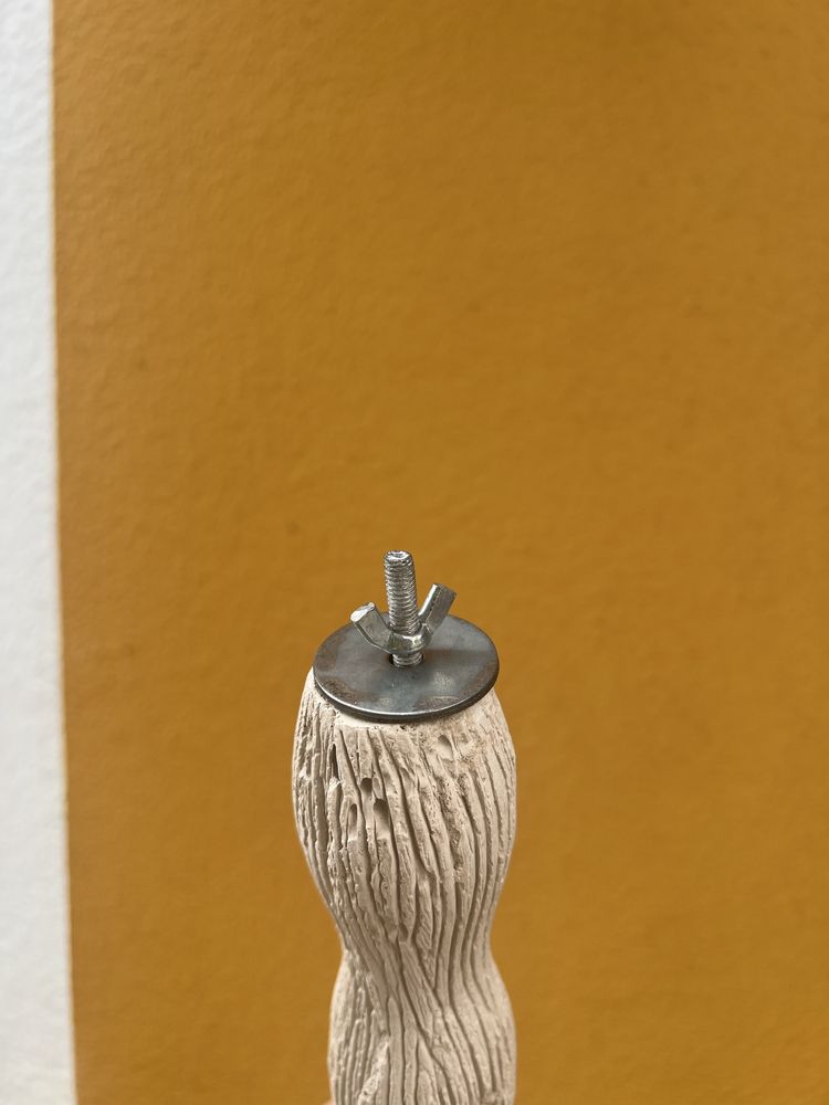 Poleiro em mineral para papagaio