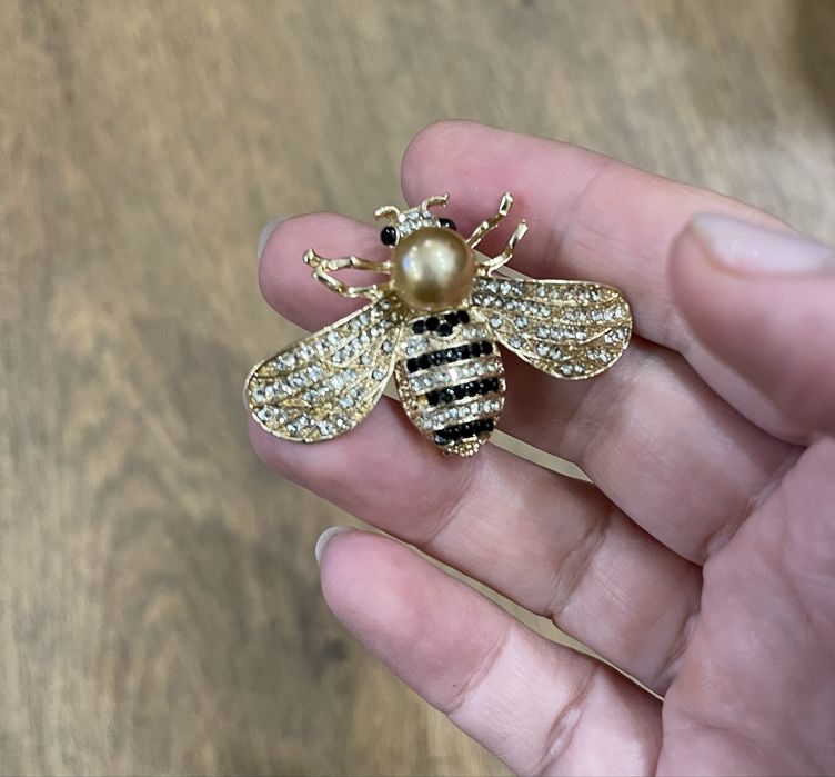 Прикраса брошка біжутерія