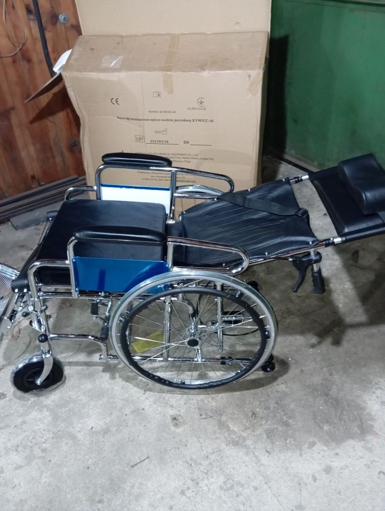 Багатофункціональне інвалідне кресло .