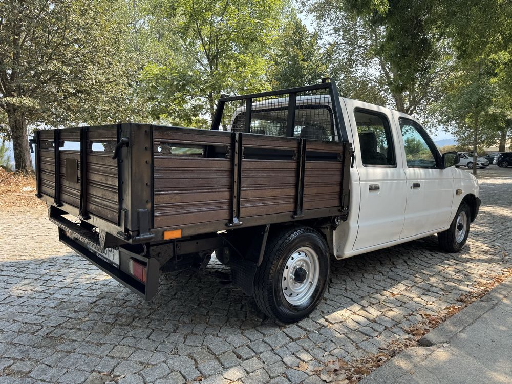 Mazda B2500 4x2