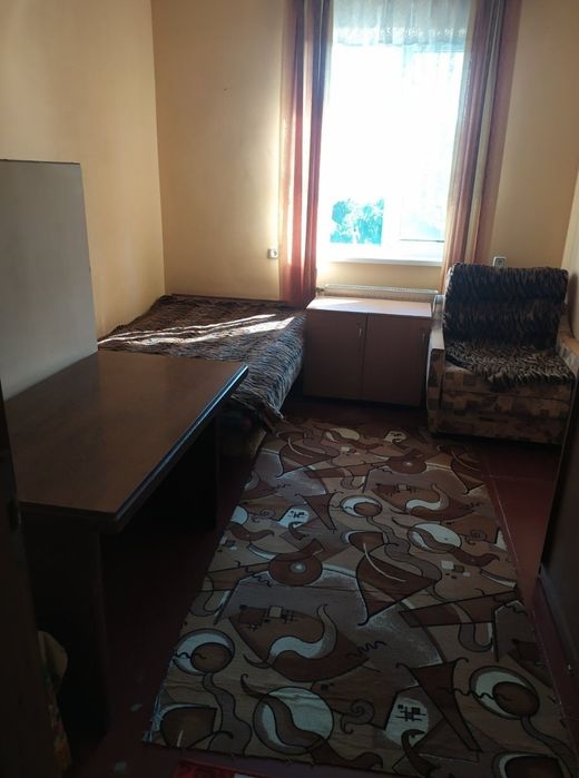 Здається кімната в приватному будинку