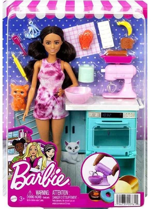 Lalka Barbie z kuchenką, akcesoriami kuchennymi i słodkim kotkiem.