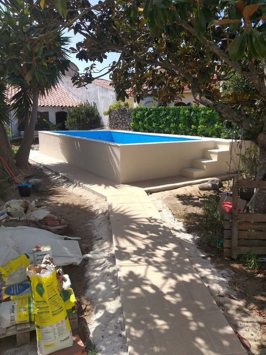 Realiza-se  piscinas tanque zona sintra