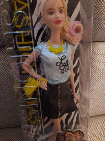 Barbie Fashionistas CJY43 LA Girl unikat