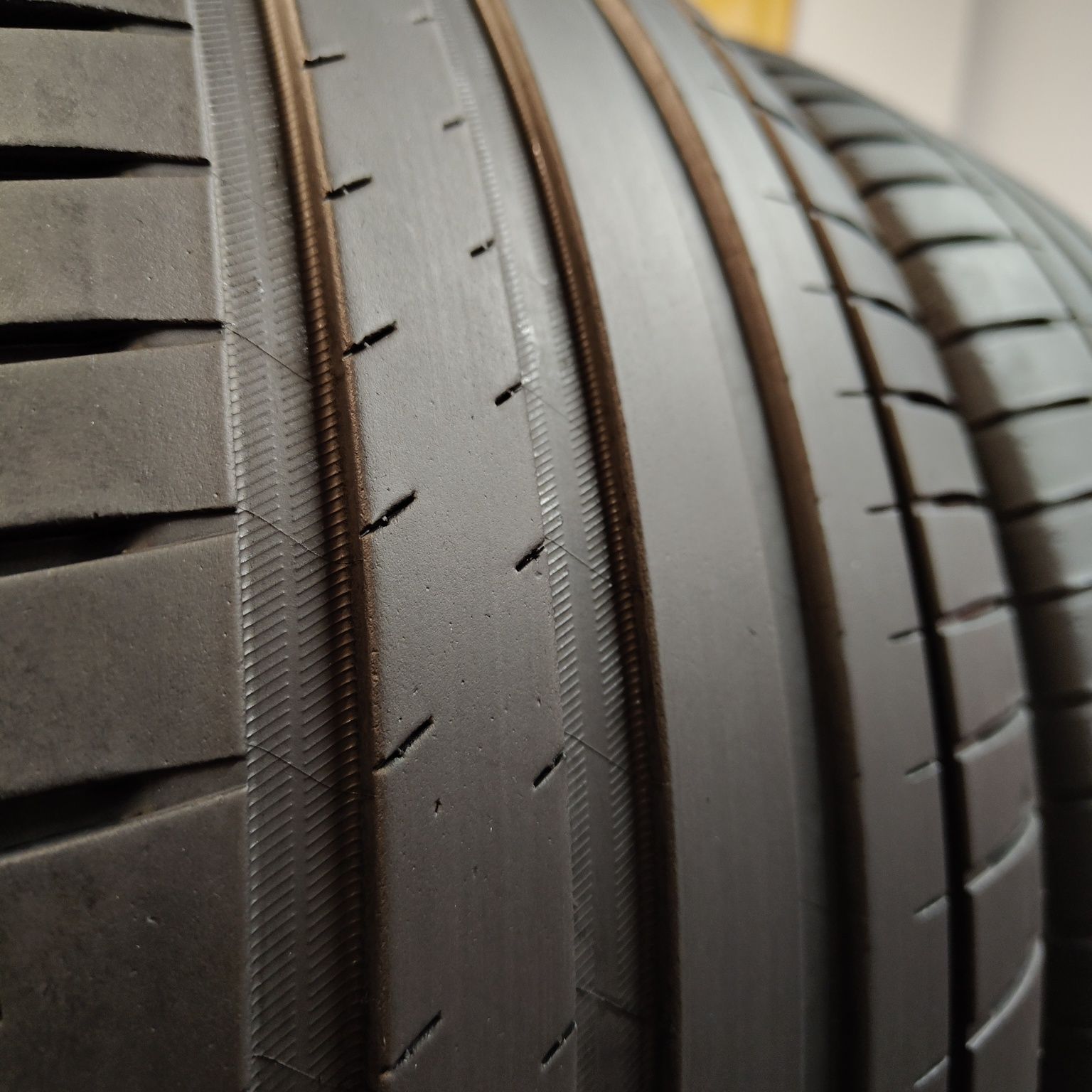 255/45/20 XL Sprzedam parę opon letnich Michelin