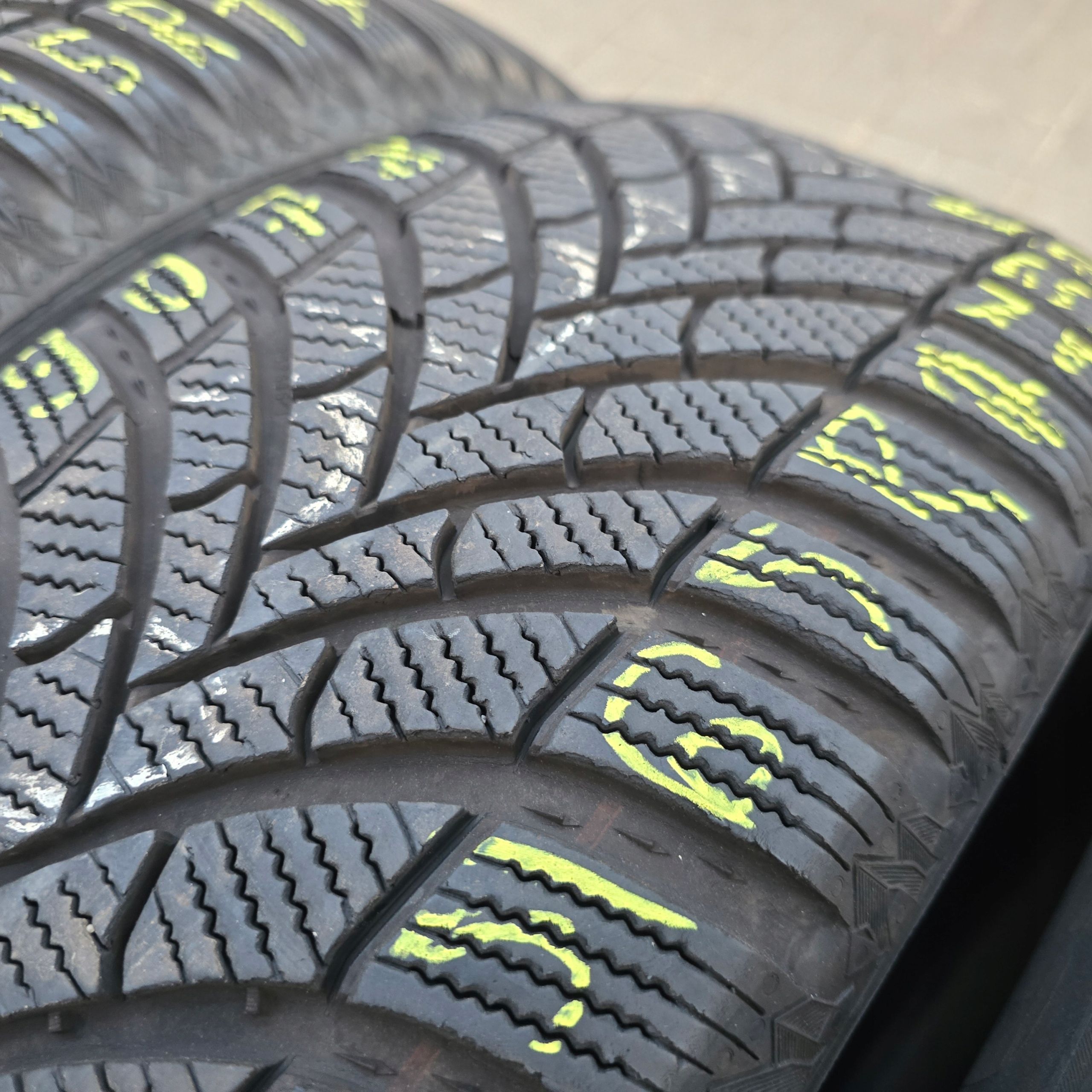 Semperit speed grip 5 215/65R17 99H 23R 4X