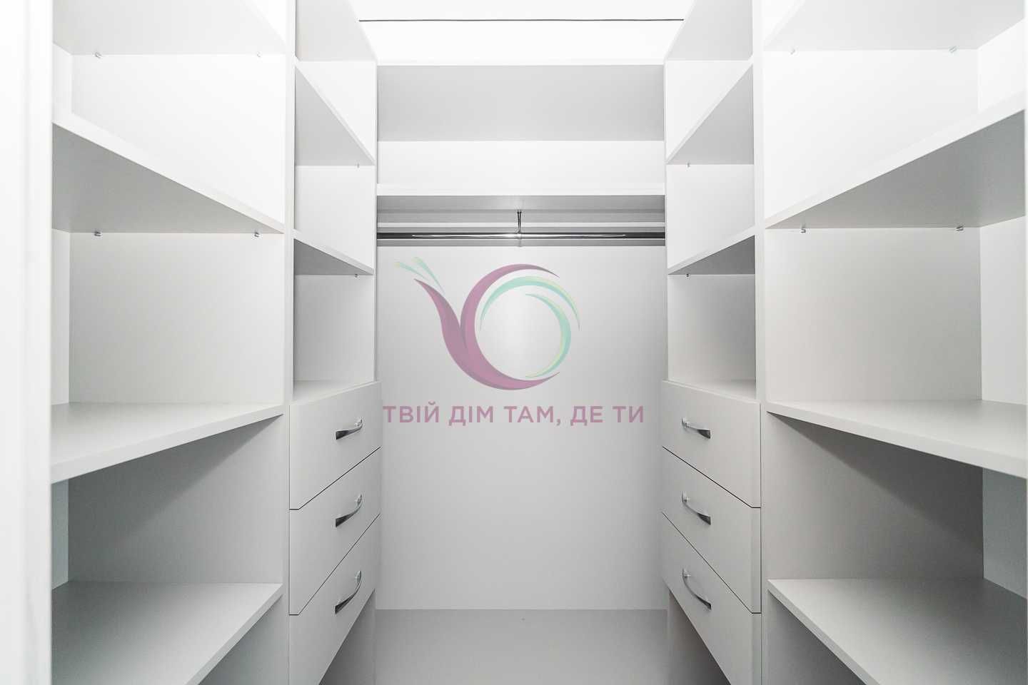 2-к. квартира 68 м2 з і/о та дизайнерським ремонтом за вул. Височана