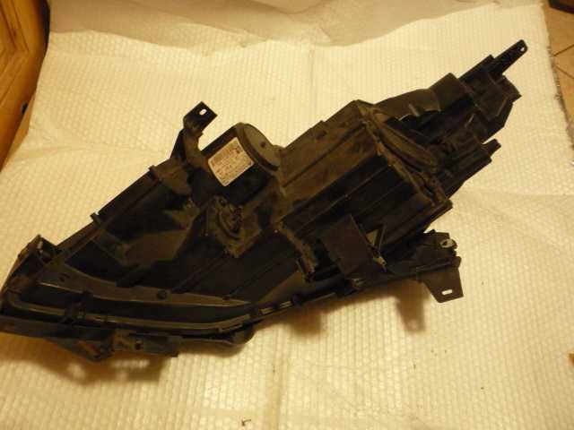 Lampa przednia Opel Zafira C