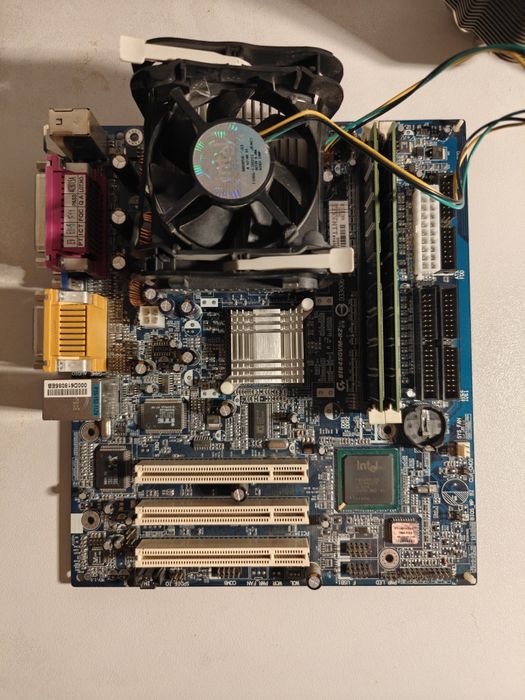 Płyta główna Gigabyte 8I845GVM-RZ Socket 478 2x1 GB DDR1 Celeron 2,6