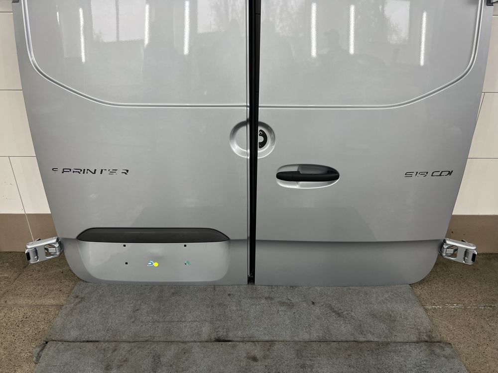 Задні високі двері сірі металік Mercedes Sprinter W907