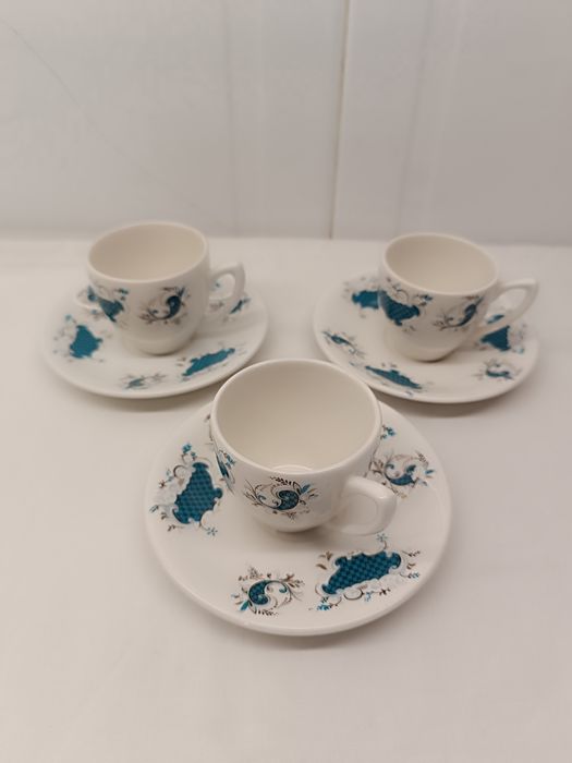 Conjunto Antigo 3 Chávenas e 3 Pires Café da Cesol