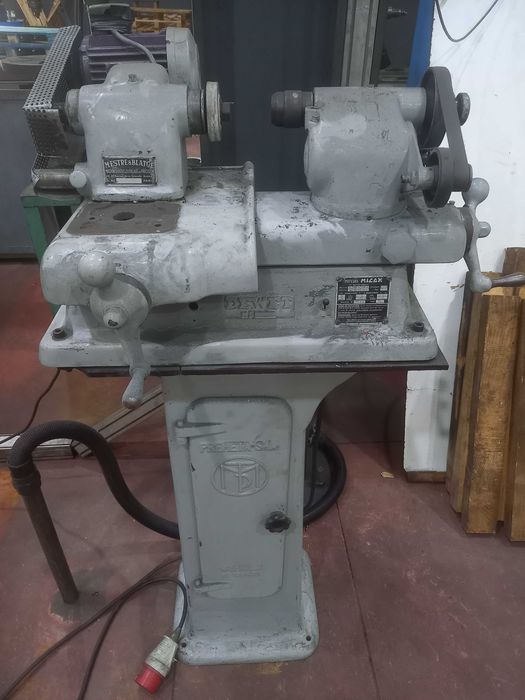 Máquina Antiga de Afiar Ferramentas