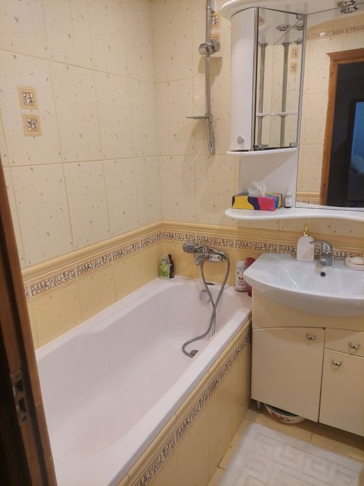 Здається в оренду 2 кімнатна квартира