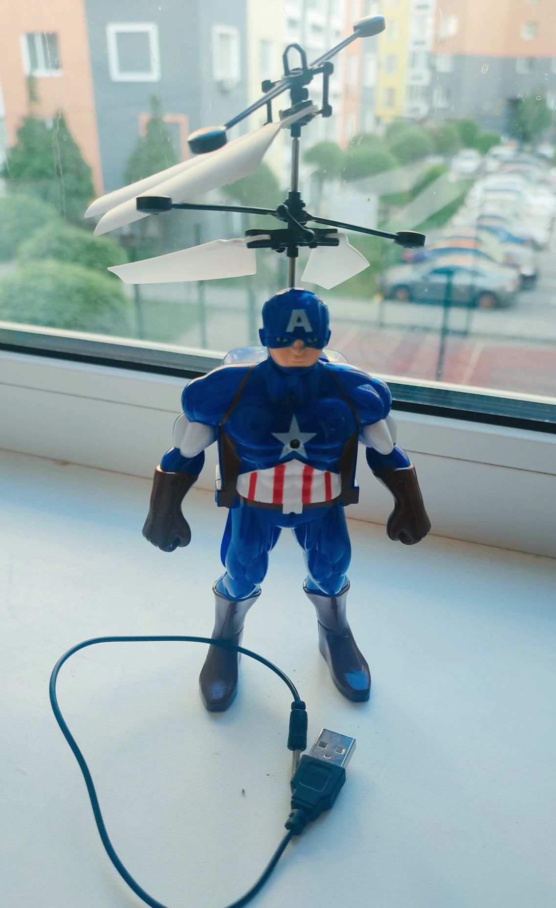 Індукційна іграшка літаюча – Супергерой Капітан Америка