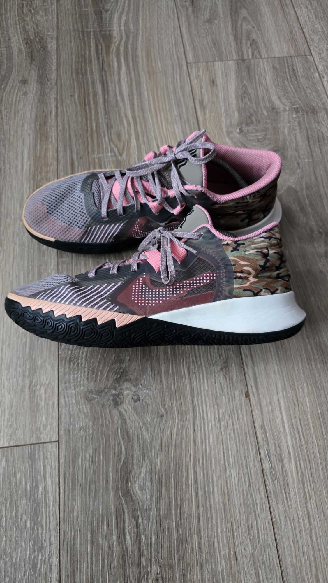 Продам Nike Kyrie Flytrap 5 'Moon Fossil Pink Gaze Camo'
