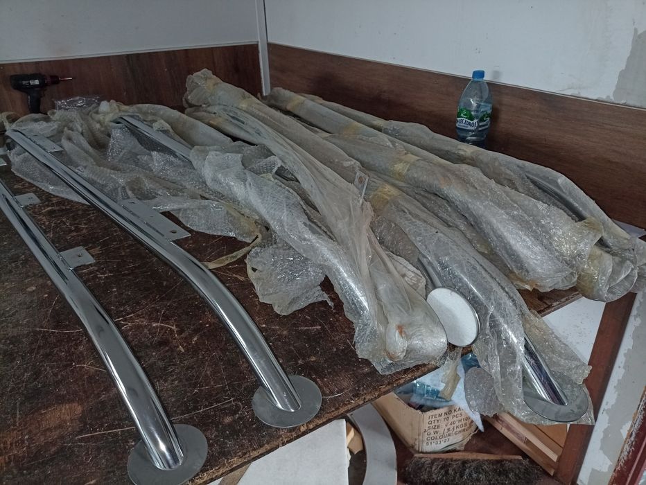 Cena za całość      Witam sprzedam stopki do kanap